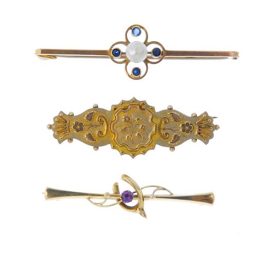 Five late 19th to early 20th century gold brooches. To include one designed as a bar brooch with cir
