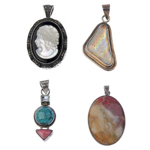 A selection of silver and white metal jewellery. To include a marquise-shape labradorite pendant, a