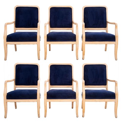 Lote de 6 sillones. SXX. Estructura en madera. Con tapicería de tela color azul. Respaldos cerrados, asientos acojinados.