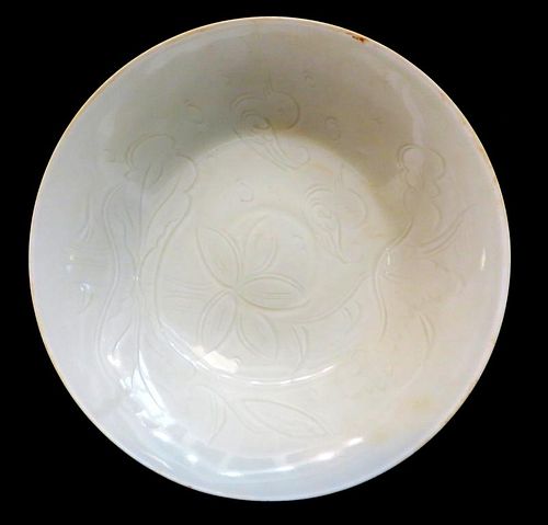 "Ding" Ware White Glaze Bowl.