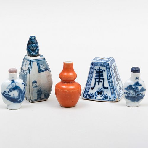 Group of Chinese Blue and White Porcelain Articles and an Orange Glazed Porcelain Double Gourd Vase