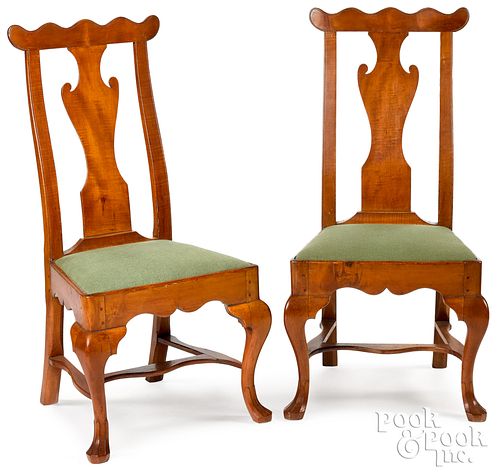 Pair of Pennsylvania Queen Anne maple dining chair