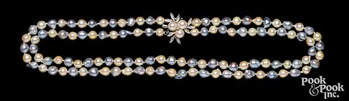 Pearl necklace, with 14K gold clasp
