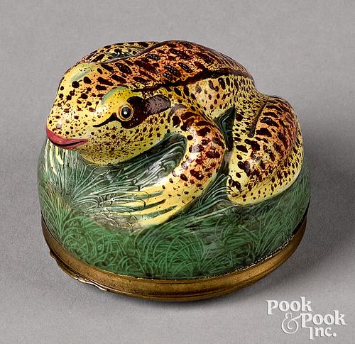 English enamel frog-form box, 18th c.