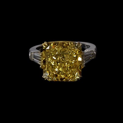 Graff / GIA 7.01ct. Fancy Yellow Diamond Ring