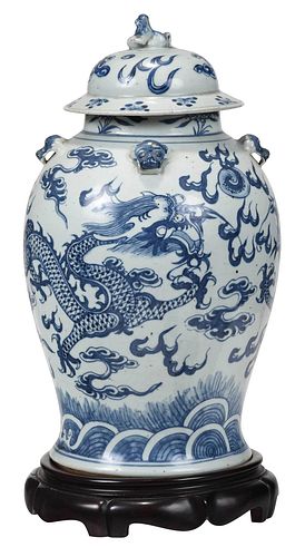 Chinese Blue and White Porcelain 'Dragon' Jar