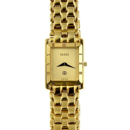 GUCCI - a gentleman's 4200M bracelet watch. Gold plated case with chapter ring bezel. Signed quartz