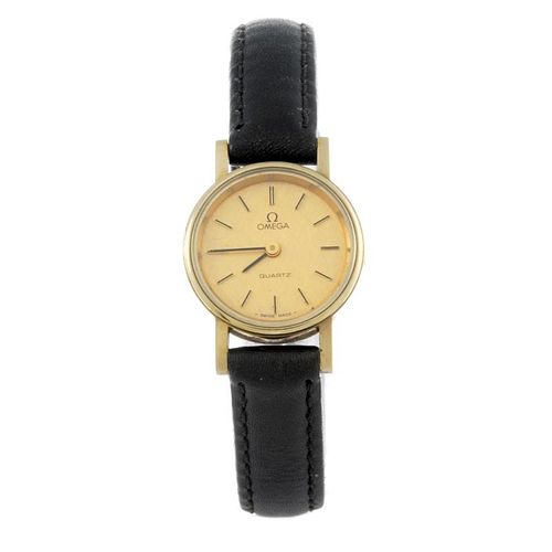 OMEGA - a lady's wrist watch. 9ct yellow gold case, hallmarked London 1979. Signed quartz movement.