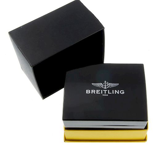 BREITLING - a complete watch box. <br><br>