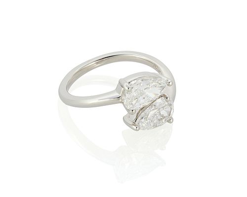 A diamond "Moi et Toi" ring
