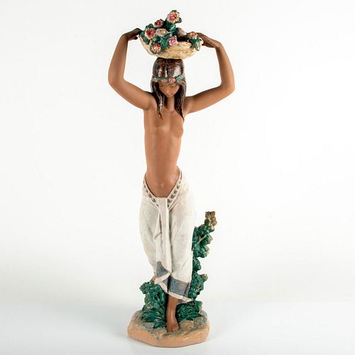Native 1013502 - Lladro Porcelain Figurine