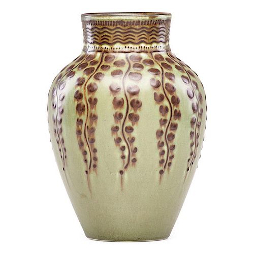 W. HENTSCHEL; ROOKWOOD Decorated Mat vase
