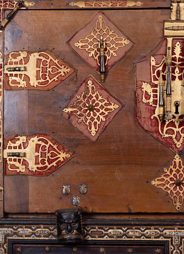 Exceptional Spanish Vargueno Cabinet complete with table, Toledo school of the 17th century