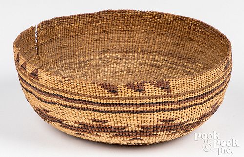 Hupa or Yurok/Karok Indian twined hat basket