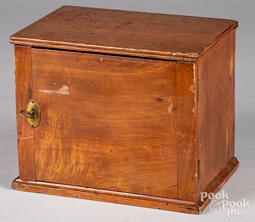 Mahogany and walnut dresser box, 19th c.