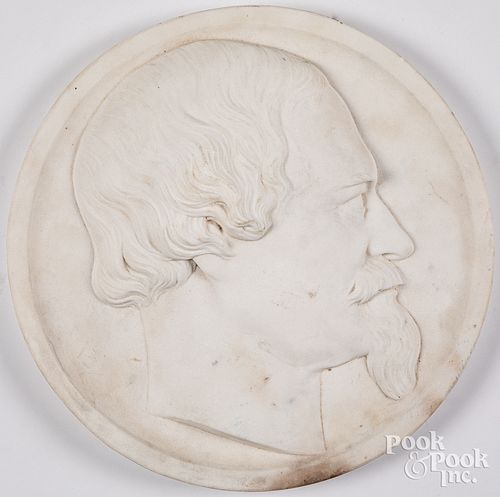 Carved marble roundel of a gentleman, 19th c.
