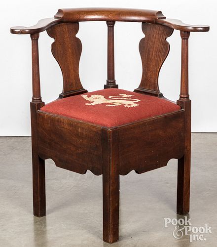 Chippendale mahogany corner chair, ca. 1780.