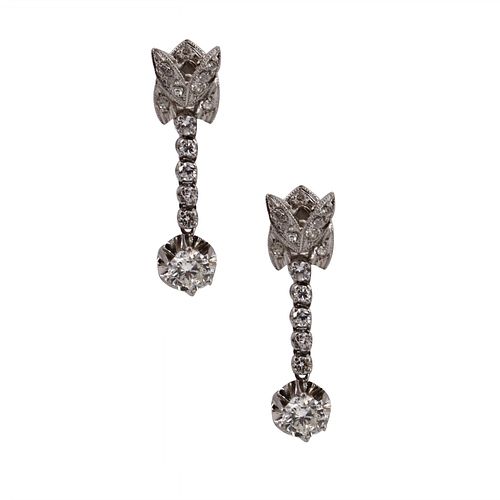 1.44 cts Diamonds & Platinum Art Deco Drop Earrings