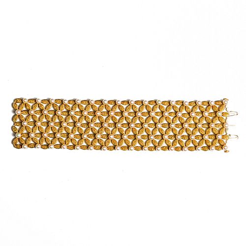 Buccellati Pearl and Gold Flower Bracelet