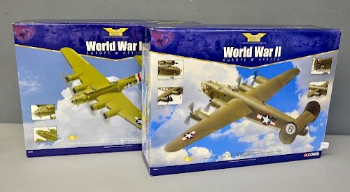 Corgi Aviation Archive Boeing Flying Fortress AA33302, 1:72 scale and a Liberator AA34002, 1:72 scal