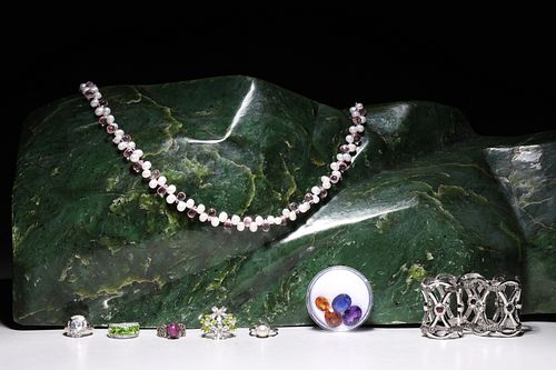Group of Eleven Assorted Pieces of Jewelry