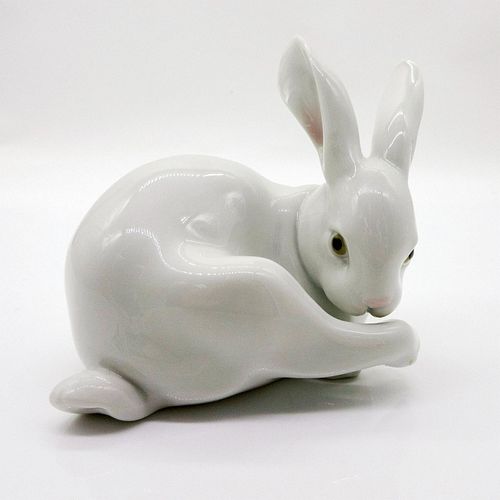 Preening Bunny 1005906 - Lladro Porcelain Figurine