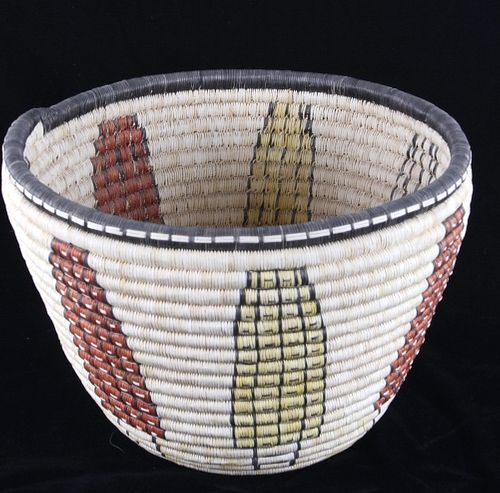 Large Navajo Polychrome Corn Basket 20th Century
