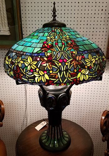 TIFFANY STYLE TABLE LAMP W/ LEADED SHADE 21 1/2" DIAM. & GLASS INSET MEDALLION & GLASS MOSAIC BASE 34"h