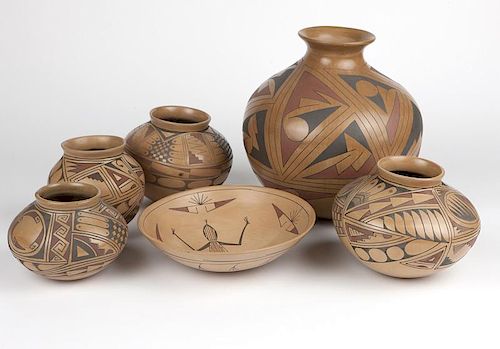 Group of 6 modern Casas Grandes pottery vessels