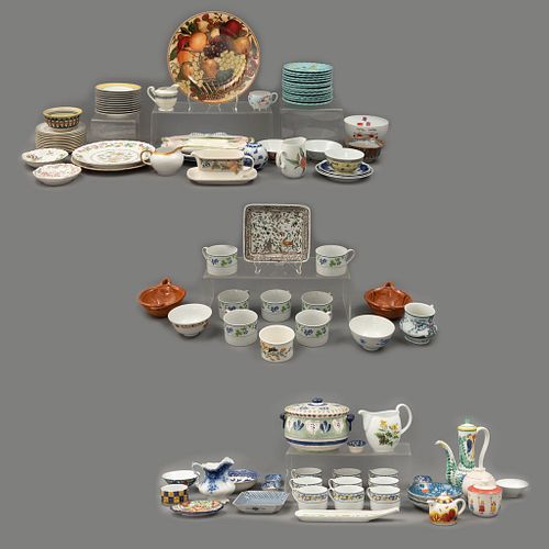 Lote de artículos de mesa. SXX. Elaborados en porcelana, cerámica, barro y semiporcelana. Piezas: 90