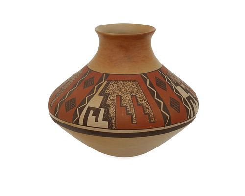 A Fawn "Little Fawn" Navasie Garcia Hopi pottery vessel