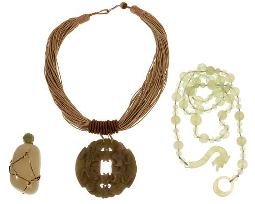 Necklace, Belt and Snuff Bottle Pendant