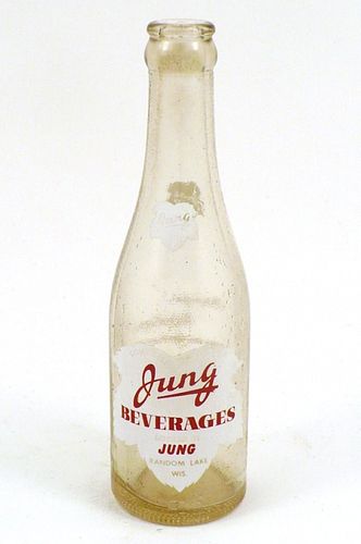 1940 Jung Beverages 7oz Painted Label ACL bottle Random Lake, Wisconsin