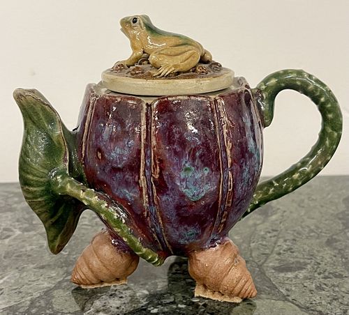 Porcelain Tea pot with Frog Lid