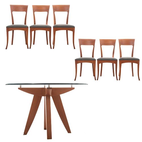EZEQUIEL FARCA. (México, 1967- ) COMEDOR. MÉXICO, SXX. Elaborado en madera de caoba. Consta de sillas y mesa con cubierta de vidrio.