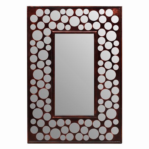ESPEJO. SIGLO XX. Marco de madera. Diseño rectángular. Decorado con teselas circulares de espejo.  100 x 68 cm