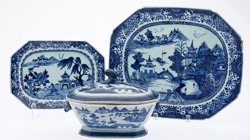 Chinese Exp Blue/White Tureen, Underplate & Platter