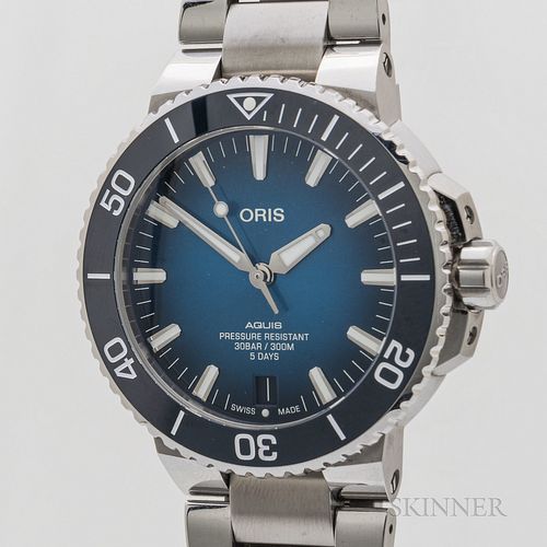 Oris Aquis Date Calibre 400 Wristwatch with Box and Papers
