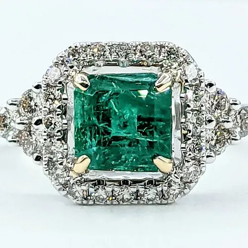 Beautiful Emerald & Diamond Dress Ring
