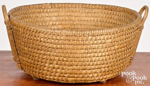 Large Pennsylvania rye straw gathering basket