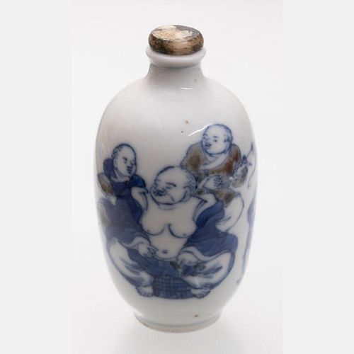 A Chinese Porcelain Snuff Bottle, Yongzheng (1723-1735), Qing Dynasty.