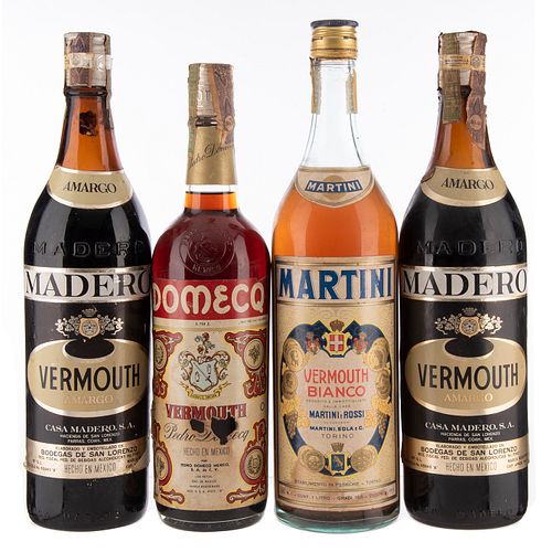 Lote de Vermouth. a) Martini.Blanco. Torino. Italia. En presentación de 750 ml. b) Domecq.Blan...
