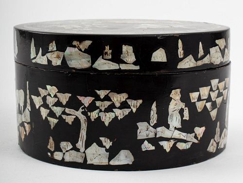 Chinoiserie Abalone Inlaid Black Lacquer Box