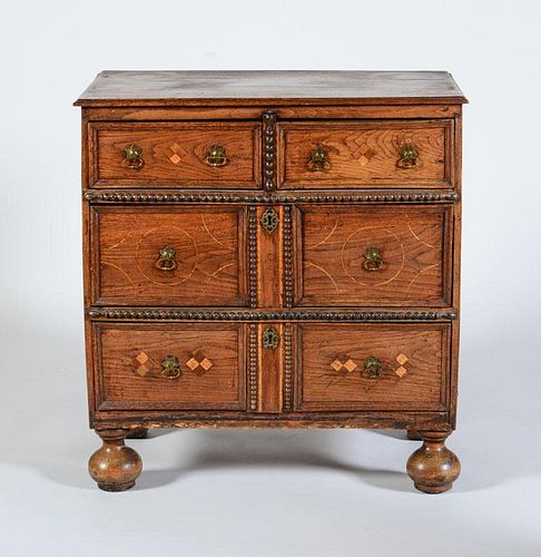 WILLIAM AND MARY INLAID OAK CHEST OF DRAWERS