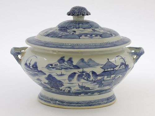 Large Canton Covered Tureen, 19th Century
