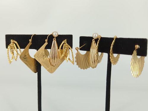 Five Pair of Assorted 14kt Gold Earrings