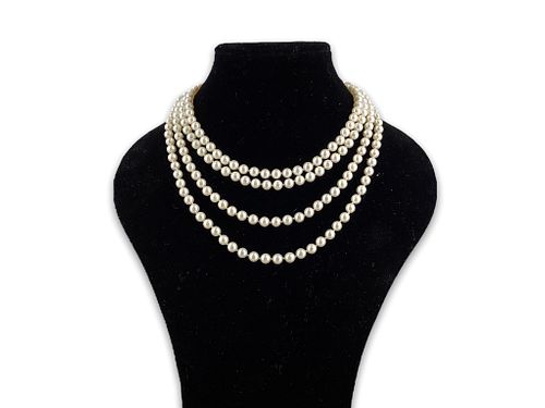 Pearl Necklace With a Unique Gold Closure