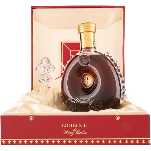 Rémy Martin. Louis XIII. Grande Champagne Cognac. Licorera de cristal de baccarat con tapón. Presentación de 1.75 Lt.
