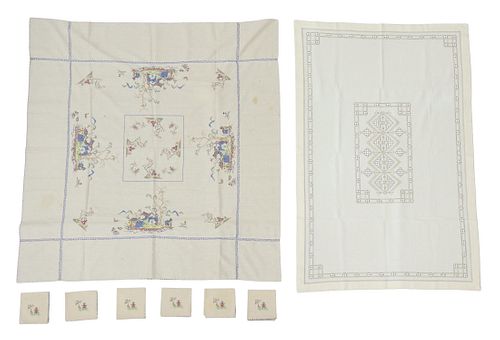 (8) VINTAGE EMBROIDERED TABLE LINENS