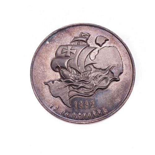 Moneda en plata  A.D Perpetuam Rei Memoriam Cristobal  Colón Almirante Del Mar. Peso: 35.2 g. Estuche.